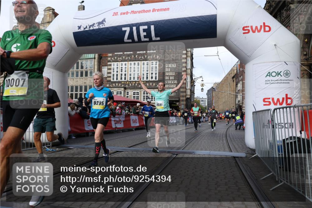 05.10.2025 - 20. swb-Marathon Bremen Yannick Fuchs http://msf.ph/oto/9254394 05.10.2025 10:54:52 Ziel 8326, 9282, 9295, 9591, 9754, 9776, 10007, 10174, 11276, 11321 meine-sportfotos.de