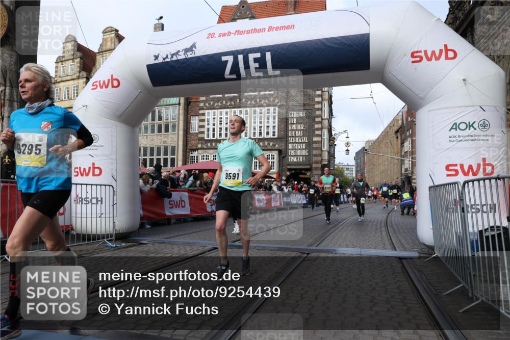 05.10.2025 - 20. swb-Marathon Bremen Yannick Fuchs http://msf.ph/oto/9254439 05.10.2025 10:54:53 Ziel 8326, 9282, 9295, 9436, 9591, 9754, 9776, 10007, 10487, 10770, 11163, 11276 meine-sportfotos.de