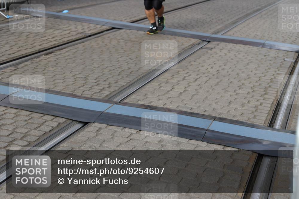 05.10.2025 - 20. swb-Marathon Bremen Yannick Fuchs http://msf.ph/oto/9254607 05.10.2025 11:15:12 Ziel 10496, 10647, 11107 meine-sportfotos.de