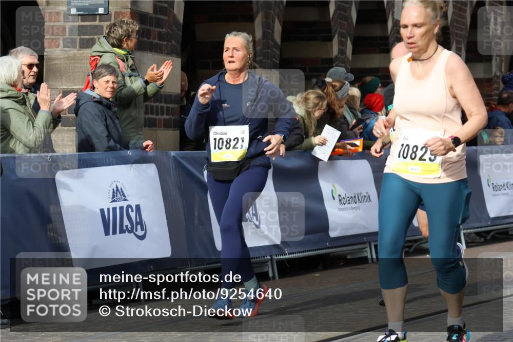 05.10.2025 - 20. swb-Marathon Bremen Strokosch-Dieckow http://msf.ph/oto/9254640 05.10.2025 11:02:20 Ziel 9748, 10093, 10130, 10194, 10821, 10829, 10982, 10983, 11386 meine-sportfotos.de