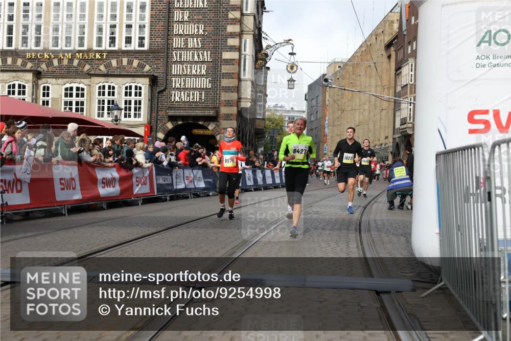 05.10.2025 - 20. swb-Marathon Bremen Yannick Fuchs http://msf.ph/oto/9254998 05.10.2025 10:55:01 Ziel 8326, 9427, 9436, 9560, 9570, 9776, 10024, 10231, 10232, 10233, 10487, 10609, 10770, 11163, 11276, 11373, 11470 meine-sportfotos.de