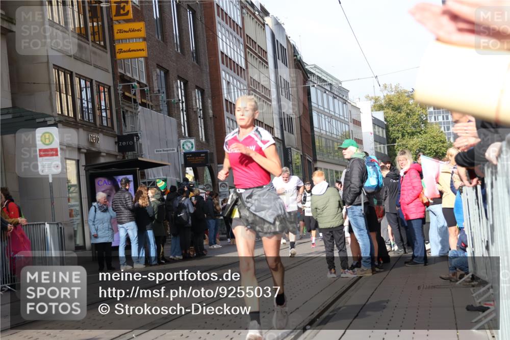 05.10.2025 - 20. swb-Marathon Bremen Strokosch-Dieckow http://msf.ph/oto/9255037 05.10.2025 10:56:53 Ziel 5172, 7101, 9231, 9260, 9292, 9314, 9450, 9451, 9489, 9550, 9577, 9797, 9844, 9937, 9947, 10069, 10169, 10281, 10293, 10367, 10545, 10645, 10657, 10917, 10950, 11015, 11138, 11202, 11434, 11435, 11566, 11596, 11606, 11686, 5172, 7101, 9231, 9260, 9292, 9314, 9450, 9451, 9489, 9550, 9577, 9797, 9844, 9937, 9947, 10069, 10169, 10281, 10293, 10367, 10545, 10645, 10657, 10917, 10950, 11015, 11138, 11202, 11434, 11435, 11566, 11596, 11606, 11686 meine-sportfotos.de