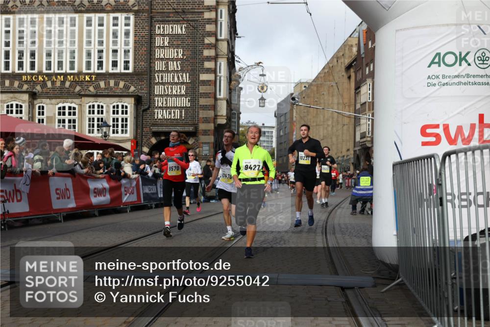 05.10.2025 - 20. swb-Marathon Bremen Yannick Fuchs http://msf.ph/oto/9255042 05.10.2025 10:55:02 Ziel 9427, 9436, 9560, 9570, 10024, 10231, 10232, 10233, 10487, 10609, 10770, 11163, 11276, 11320, 11373, 11470 meine-sportfotos.de