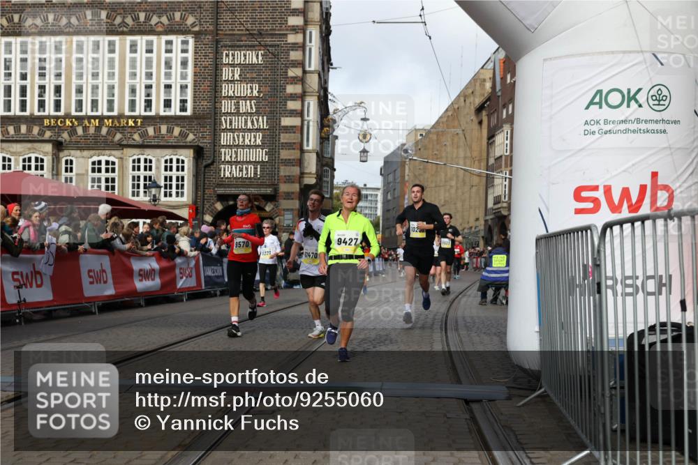 05.10.2025 - 20. swb-Marathon Bremen Yannick Fuchs http://msf.ph/oto/9255060 05.10.2025 10:55:02 Ziel 9427, 9436, 9560, 9570, 10024, 10231, 10232, 10233, 10487, 10609, 10770, 11163, 11276, 11320, 11373, 11470 meine-sportfotos.de