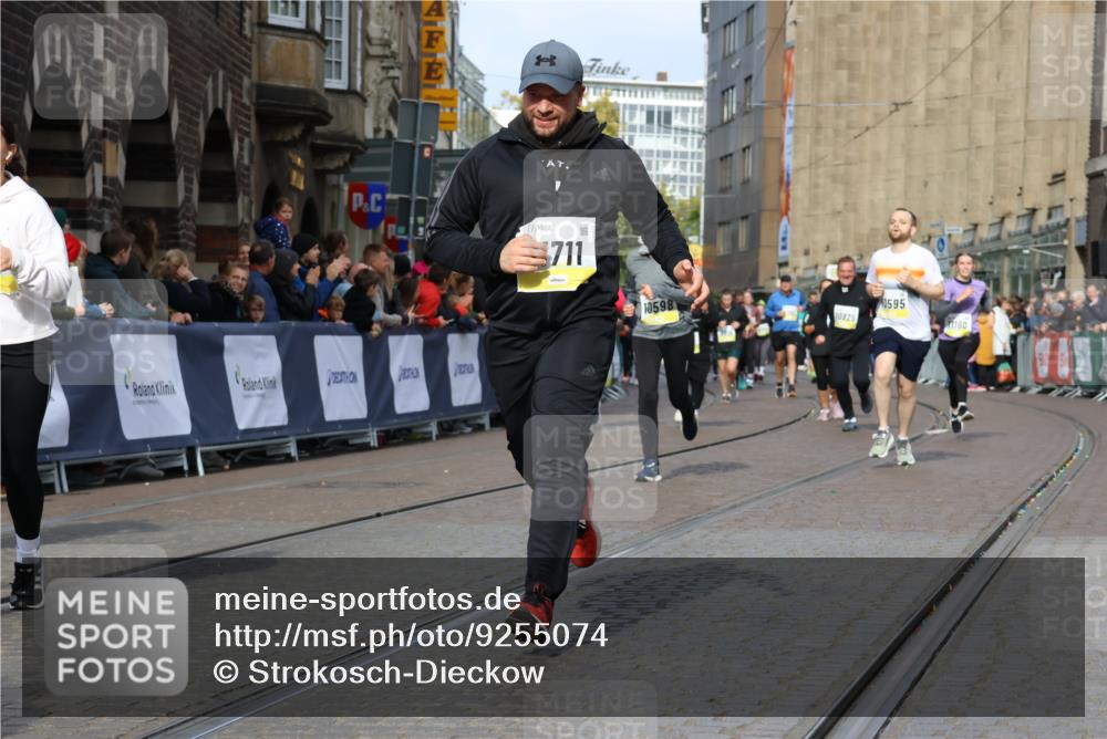 05.10.2025 - 20. swb-Marathon Bremen Strokosch-Dieckow http://msf.ph/oto/9255074 05.10.2025 11:02:33 Ziel 9468, 9647, 9802, 9839, 10033, 10595, 10598, 10615, 10825, 10826, 11110, 11160, 11537, 11538, 11711 meine-sportfotos.de