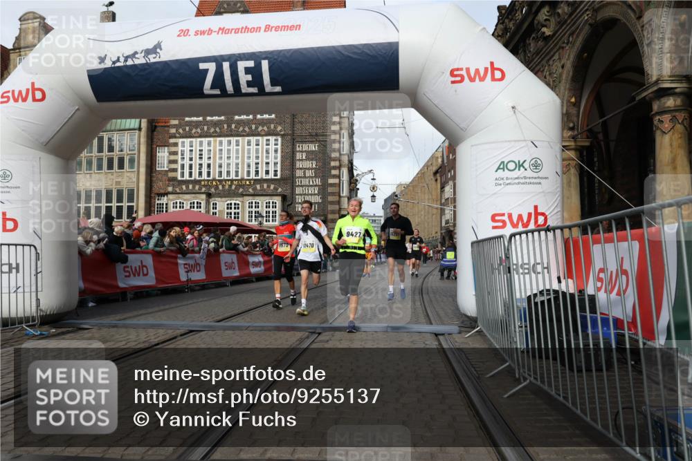 05.10.2025 - 20. swb-Marathon Bremen Yannick Fuchs http://msf.ph/oto/9255137 05.10.2025 10:55:03 Ziel 9427, 9436, 9560, 9570, 10024, 10231, 10232, 10233, 10487, 10609, 10770, 11163, 11320, 11373, 11470 meine-sportfotos.de