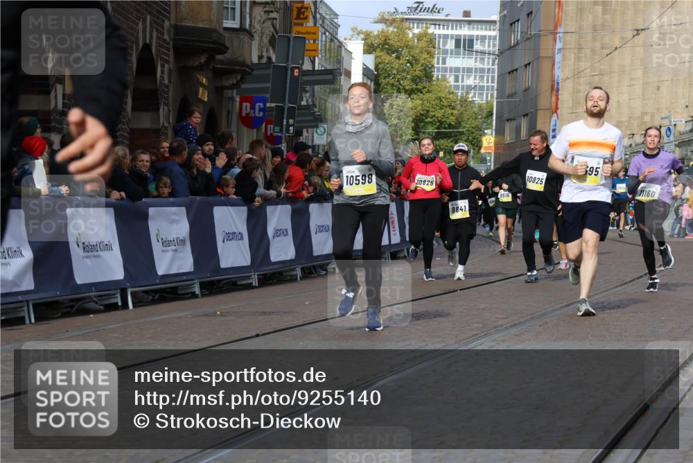 05.10.2025 - 20. swb-Marathon Bremen Strokosch-Dieckow http://msf.ph/oto/9255140 05.10.2025 11:02:34 Ziel 9468, 9647, 9802, 9839, 9841, 10033, 10510, 10595, 10598, 10615, 10825, 10826, 11110, 11160, 11711 meine-sportfotos.de