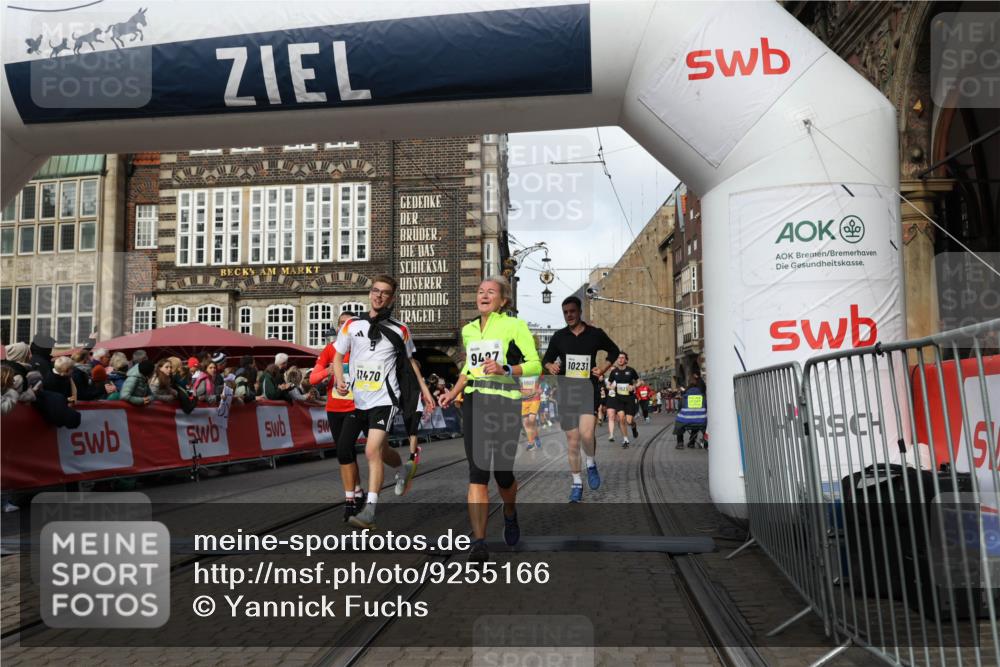 05.10.2025 - 20. swb-Marathon Bremen Yannick Fuchs http://msf.ph/oto/9255166 05.10.2025 10:55:03 Ziel 9427, 9436, 9560, 9570, 10024, 10231, 10232, 10233, 10487, 10609, 10770, 11163, 11320, 11373, 11470 meine-sportfotos.de
