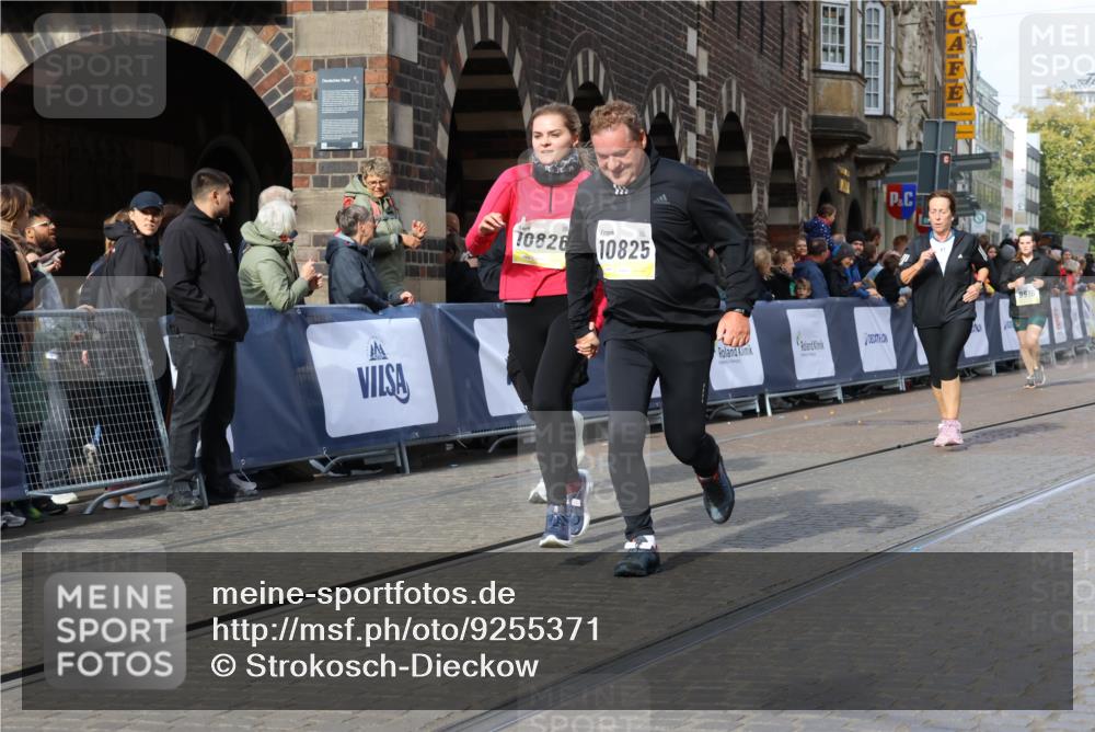 05.10.2025 - 20. swb-Marathon Bremen Strokosch-Dieckow http://msf.ph/oto/9255371 05.10.2025 11:02:39 Ziel 9331, 9360, 9516, 9841, 10510, 10530, 10803, 10804, 10825, 10826, 11024 meine-sportfotos.de