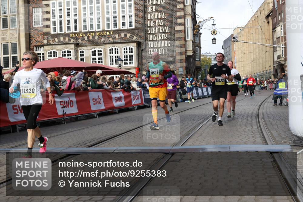 05.10.2025 - 20. swb-Marathon Bremen Yannick Fuchs http://msf.ph/oto/9255383 05.10.2025 10:55:06 Ziel 9427, 9475, 9570, 9791, 10231, 10609, 11320, 11373, 11470, 11507, 11523 meine-sportfotos.de