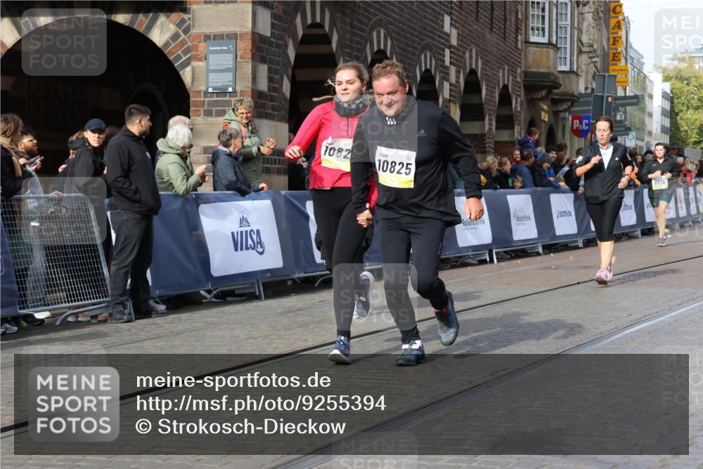 05.10.2025 - 20. swb-Marathon Bremen Strokosch-Dieckow http://msf.ph/oto/9255394 05.10.2025 11:02:39 Ziel 9331, 9360, 9516, 9841, 10510, 10530, 10803, 10804, 10825, 10826, 11024 meine-sportfotos.de
