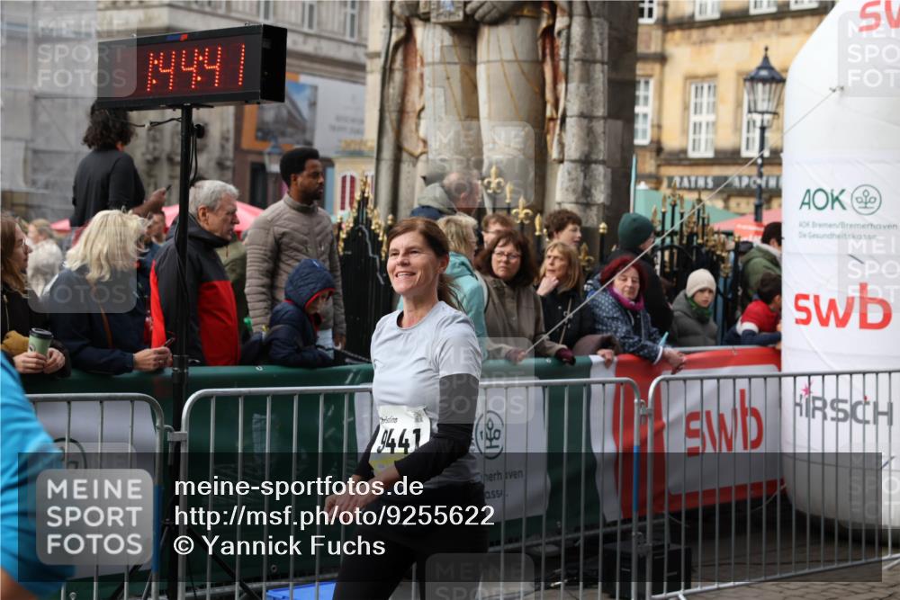 05.10.2025 - 20. swb-Marathon Bremen Yannick Fuchs http://msf.ph/oto/9255622 05.10.2025 11:15:30 Ziel 9441, 9643, 9767, 9768, 9959 meine-sportfotos.de
