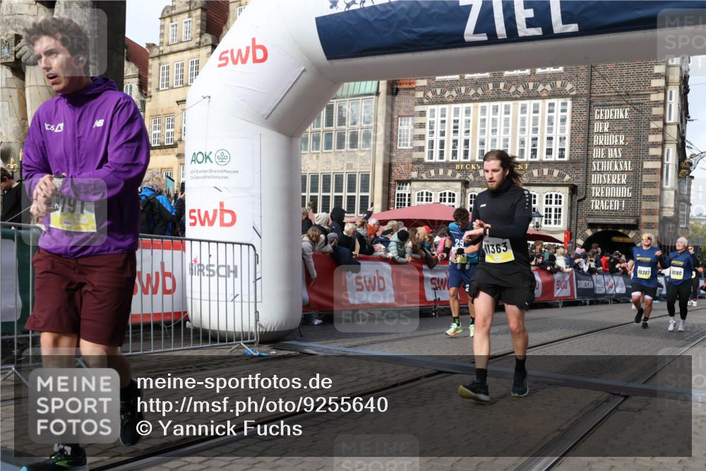 05.10.2025 - 20. swb-Marathon Bremen Yannick Fuchs http://msf.ph/oto/9255640 05.10.2025 10:55:12 Ziel 9475, 9791, 10014, 10180, 10307, 10920, 11320, 11363, 11507, 11523 meine-sportfotos.de