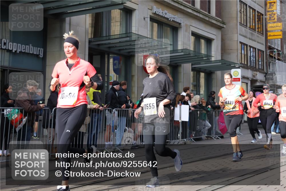 05.10.2025 - 20. swb-Marathon Bremen Strokosch-Dieckow http://msf.ph/oto/9255642 05.10.2025 10:57:23 Ziel 9221, 9309, 9372, 9585, 9625, 9719, 9747, 9904, 9914, 9943, 9962, 9979, 10139, 10219, 10225, 10250, 10329, 10341, 10555, 10651, 10694, 10739, 10754, 10834, 10890, 10975, 11023, 11116, 11301, 11352, 11360, 11457, 11469, 11520, 11521, 11564, 11575, 11583, 11731, 11744, 9221, 9309, 9372, 9585, 9625, 9719, 9747, 9904, 9914, 9943, 9962, 9979, 10139, 10219, 10225, 10250, 10329, 10341, 10555, 10651, 10694, 10739, 10754, 10834, 10890, 10975, 11023 meine-sportfotos.de