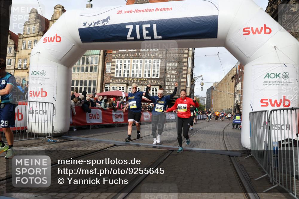 05.10.2025 - 20. swb-Marathon Bremen Yannick Fuchs http://msf.ph/oto/9255645 05.10.2025 10:55:14 Ziel 9475, 9791, 10014, 10034, 10180, 10307, 10920, 11317, 11363, 11507, 11523 meine-sportfotos.de