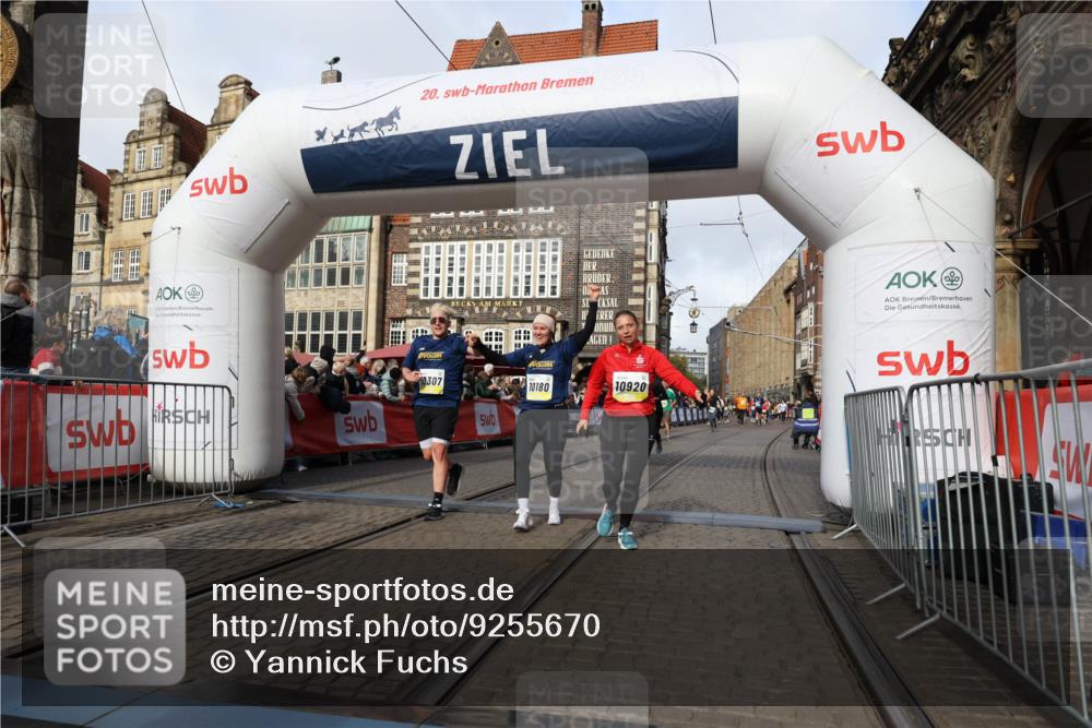 05.10.2025 - 20. swb-Marathon Bremen Yannick Fuchs http://msf.ph/oto/9255670 05.10.2025 10:55:14 Ziel 9475, 9791, 10014, 10034, 10180, 10307, 10920, 11317, 11363, 11507, 11523 meine-sportfotos.de