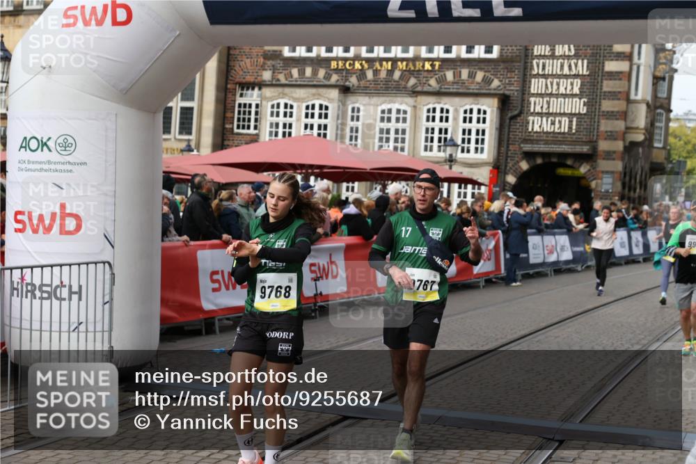 05.10.2025 - 20. swb-Marathon Bremen Yannick Fuchs http://msf.ph/oto/9255687 05.10.2025 11:15:31 Ziel 9441, 9643, 9767, 9768, 9959, 10976 meine-sportfotos.de