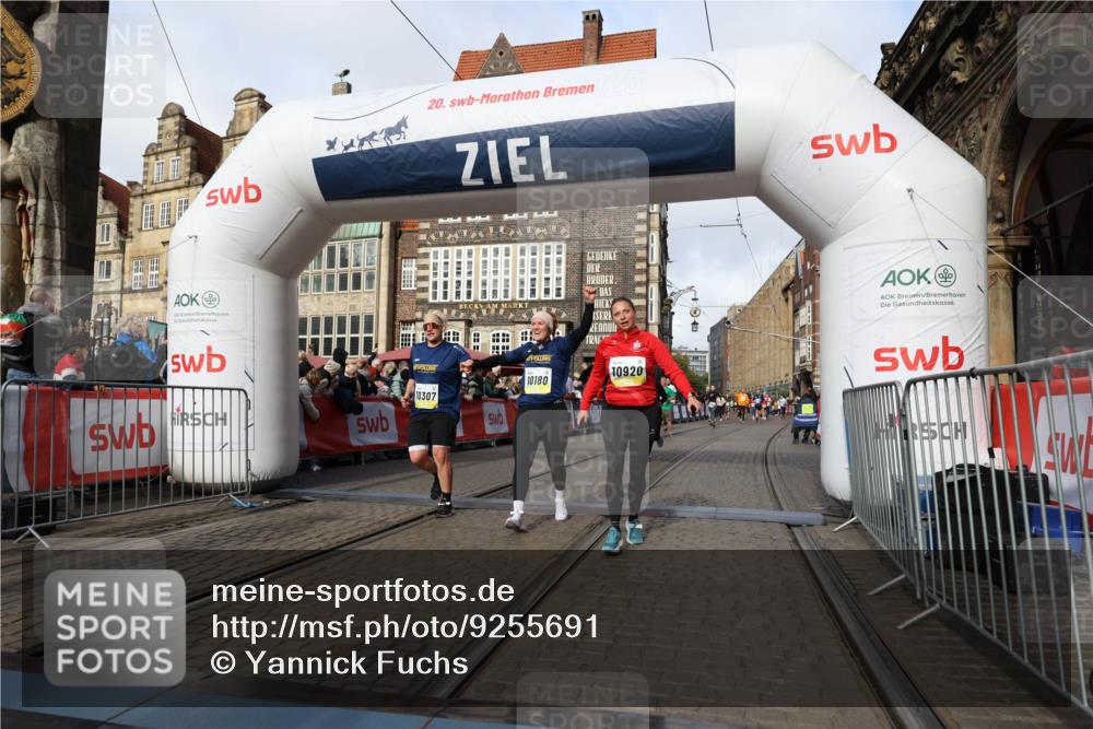 05.10.2025 - 20. swb-Marathon Bremen Yannick Fuchs http://msf.ph/oto/9255691 05.10.2025 10:55:15 Ziel 9176, 9475, 9791, 10014, 10034, 10180, 10307, 10920, 11317, 11363 meine-sportfotos.de