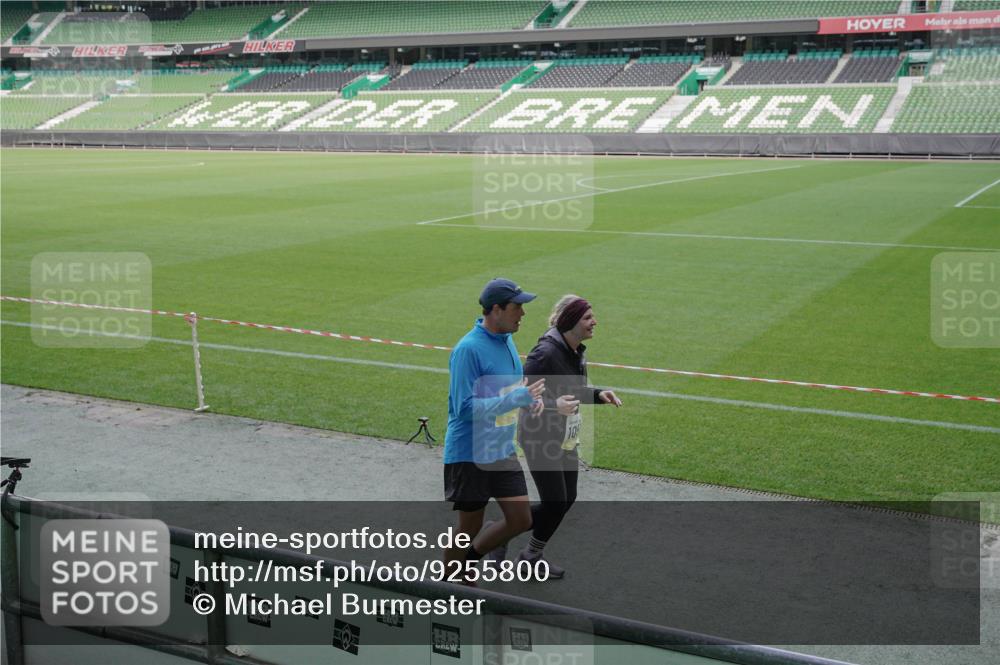 05.10.2025 - 20. swb-Marathon Bremen Michael Burmester http://msf.ph/oto/9255800 05.10.2025 10:43:37 Laufen im Stadion 9011, 9185, 9273, 9380, 9386, 9470, 9493, 9526, 9561, 9675, 9726, 9731, 9732, 9736, 9760, 9784, 9806, 9819, 9822, 9823, 9848, 9861, 9867, 9895, 9911, 9912, 9984, 10036, 10040, 10146, 10183, 10280, 10288, 10315, 10316, 10320, 10399, 10433, 10435, 10448, 10491, 10512, 10515, 10540, 10552, 10574, 10596, 10705, 10707, 10831, 10849, 10962, 10969, 11027, 11083, 11088, 11113, 11157, 11161, 11191, 11204, 11215, 11240, 11242, 11285, 11331, 11345, 11388, 11404, 11536, 11548 meine-sportfotos.de