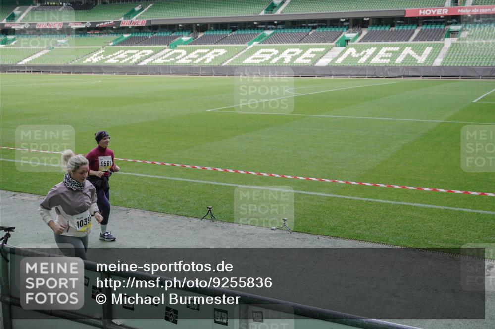 05.10.2025 - 20. swb-Marathon Bremen Michael Burmester http://msf.ph/oto/9255836 05.10.2025 10:43:39 Laufen im Stadion 9011, 9185, 9273, 9380, 9386, 9470, 9493, 9526, 9561, 9675, 9731, 9732, 9736, 9784, 9819, 9822, 9823, 9848, 9861, 9867, 9895, 9911, 9912, 9984, 10036, 10040, 10146, 10183, 10280, 10288, 10315, 10316, 10320, 10399, 10433, 10435, 10448, 10491, 10512, 10515, 10540, 10552, 10574, 10596, 10705, 10707, 10831, 10839, 10849, 10962, 10969, 11027, 11083, 11088, 11113, 11157, 11161, 11191, 11204, 11215, 11240, 11242, 11285, 11331, 11345, 11388, 11404, 11536, 11548 meine-sportfotos.de