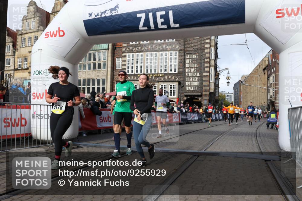 05.10.2025 - 20. swb-Marathon Bremen Yannick Fuchs http://msf.ph/oto/9255929 05.10.2025 10:55:20 Ziel 9176, 9318, 10003, 10034, 10180, 10307, 10326, 10920, 11140, 11317 meine-sportfotos.de