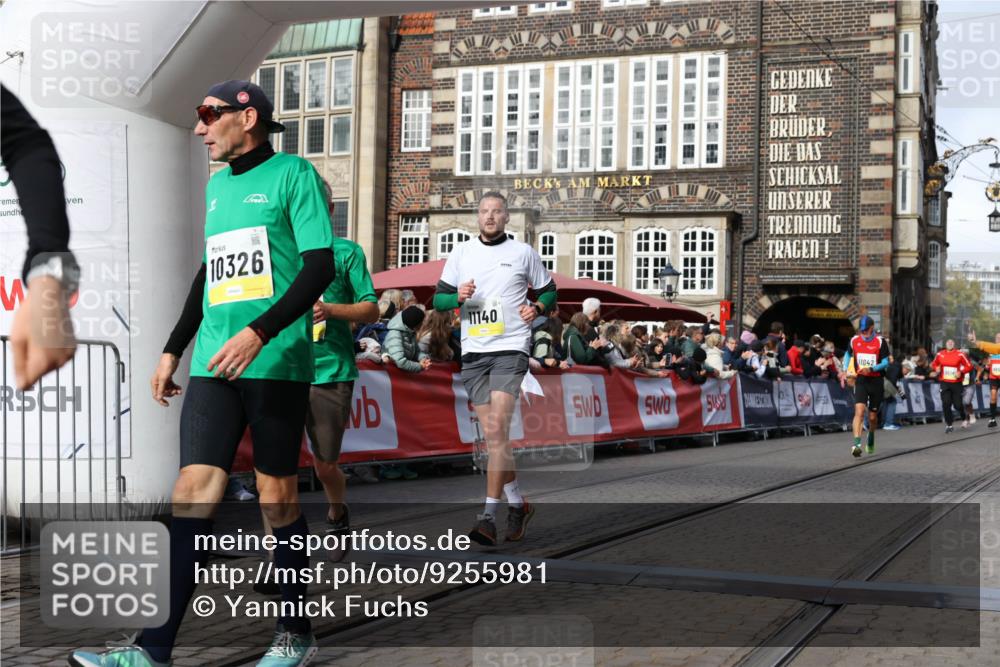 05.10.2025 - 20. swb-Marathon Bremen Yannick Fuchs http://msf.ph/oto/9255981 05.10.2025 10:55:21 Ziel 9176, 9318, 9881, 10003, 10034, 10180, 10307, 10326, 11042, 11140, 11317 meine-sportfotos.de