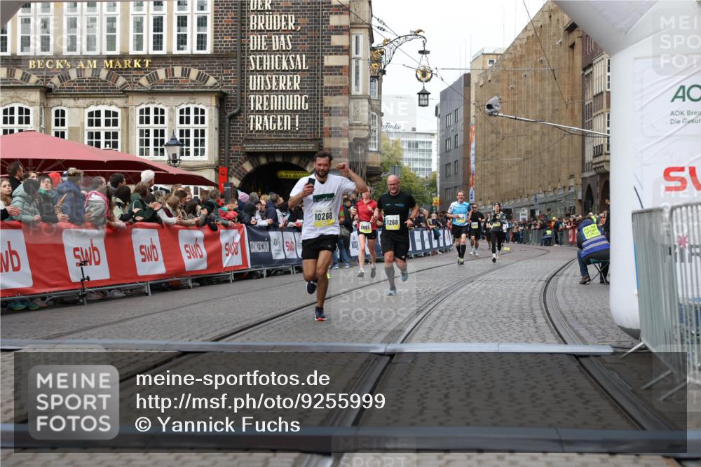 05.10.2025 - 20. swb-Marathon Bremen Yannick Fuchs http://msf.ph/oto/9255999 05.10.2025 10:46:43 Ziel 9009, 9207, 9366, 10268, 11268 meine-sportfotos.de