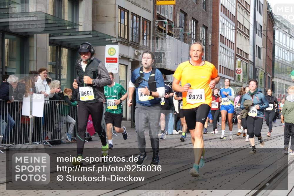 05.10.2025 - 20. swb-Marathon Bremen Strokosch-Dieckow http://msf.ph/oto/9256036 05.10.2025 10:57:35 Ziel 9221, 9568, 9576, 9582, 9719, 9872, 9979, 10127, 10219, 10225, 10329, 10341, 10395, 10459, 10577, 10651, 10703, 10793, 10834, 10890, 10975, 11023, 11058, 11116, 11301, 11457, 11469, 11520, 11521, 11564, 11575, 11601, 11663, 11731, 11744, 9221, 9568, 9576, 9582, 9719, 9872, 9979, 10127, 10219, 10225, 10329, 10341, 10395, 10459, 10577, 10651, 10703, 10793, 10834, 10890, 10975, 11023, 11058, 11601, 11663 meine-sportfotos.de