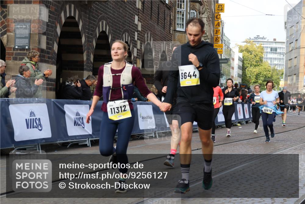 05.10.2025 - 20. swb-Marathon Bremen Strokosch-Dieckow http://msf.ph/oto/9256127 05.10.2025 11:02:57 Ziel 9229, 9644, 9661, 9662, 9846, 9893, 10167, 10656, 10777, 10876, 11312, 11376, 11504, 11667, 11668, 11735 meine-sportfotos.de