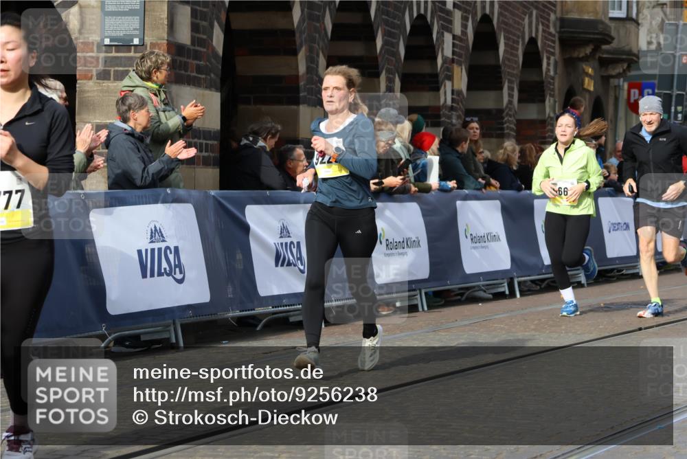 05.10.2025 - 20. swb-Marathon Bremen Strokosch-Dieckow http://msf.ph/oto/9256238 05.10.2025 11:03:02 Ziel 9229, 9300, 9593, 9661, 9662, 9893, 10185, 10777, 10876, 10996, 11376, 11682 meine-sportfotos.de