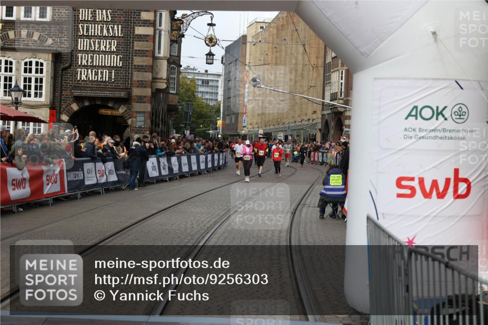 05.10.2025 - 20. swb-Marathon Bremen Yannick Fuchs http://msf.ph/oto/9256303 05.10.2025 11:15:52 Ziel 9567, 11440 meine-sportfotos.de