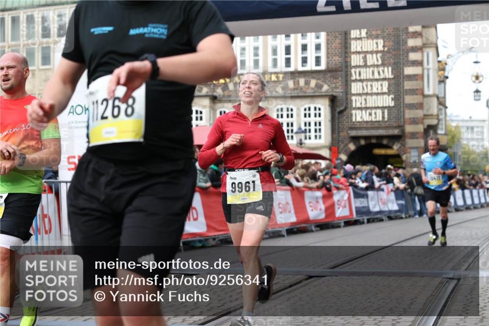 05.10.2025 - 20. swb-Marathon Bremen Yannick Fuchs http://msf.ph/oto/9256341 05.10.2025 10:46:48 Ziel 9009, 9366, 9961, 10268, 10411, 11268, 11327 meine-sportfotos.de