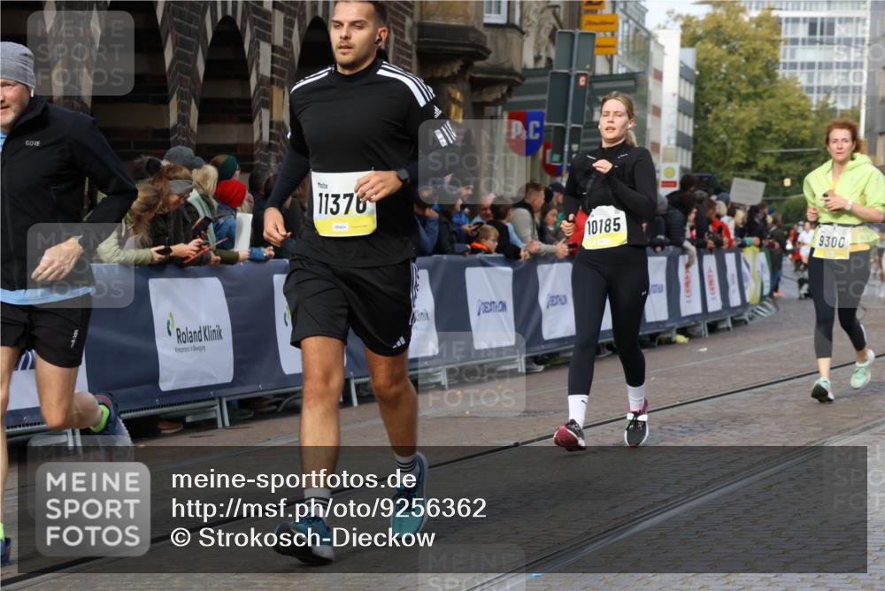 05.10.2025 - 20. swb-Marathon Bremen Strokosch-Dieckow http://msf.ph/oto/9256362 05.10.2025 11:03:04 Ziel 9229, 9300, 9593, 9661, 9662, 9893, 10185, 10777, 10996, 11376, 11682 meine-sportfotos.de