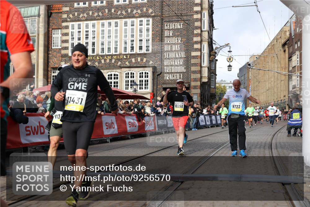 05.10.2025 - 20. swb-Marathon Bremen Yannick Fuchs http://msf.ph/oto/9256570 05.10.2025 10:55:31 Ziel 9201, 9350, 9514, 9654, 9722, 9881, 9902, 9933, 10116, 10256, 10260, 10970, 11042, 11115, 11380, 11431, 11702 meine-sportfotos.de