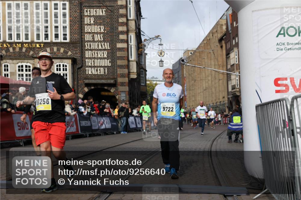 05.10.2025 - 20. swb-Marathon Bremen Yannick Fuchs http://msf.ph/oto/9256640 05.10.2025 10:55:32 Ziel 9201, 9350, 9514, 9654, 9722, 9902, 9933, 10116, 10256, 10260, 10970, 11115, 11380, 11431, 11702 meine-sportfotos.de