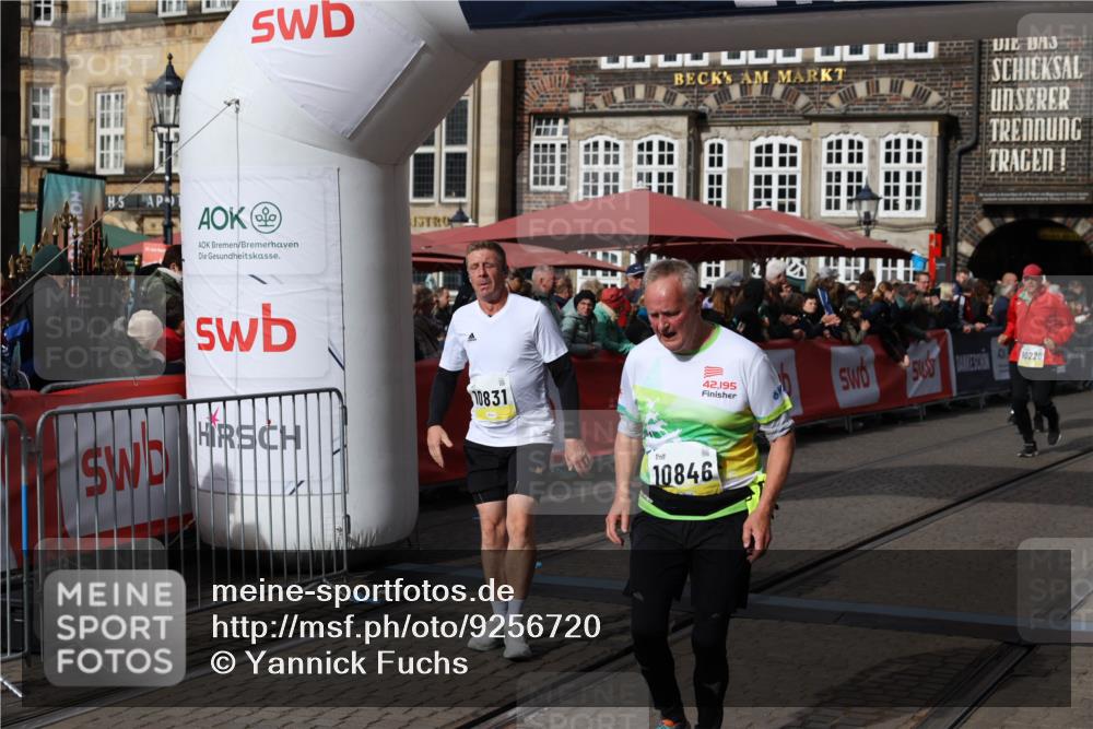 05.10.2025 - 20. swb-Marathon Bremen Yannick Fuchs http://msf.ph/oto/9256720 05.10.2025 11:16:11 Ziel 7109, 8476, 10220, 10355, 10831, 10846, 11331, 11375 meine-sportfotos.de