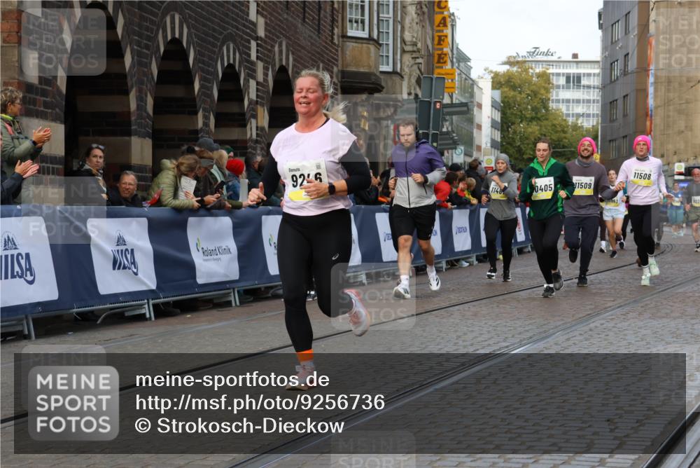 05.10.2025 - 20. swb-Marathon Bremen Strokosch-Dieckow http://msf.ph/oto/9256736 05.10.2025 11:03:18 Ziel 7776, 9224, 9225, 9246, 9325, 10142, 10405, 10446, 10963, 10995, 11103, 11124, 11236, 11390, 11467, 11502, 11508, 11509 meine-sportfotos.de