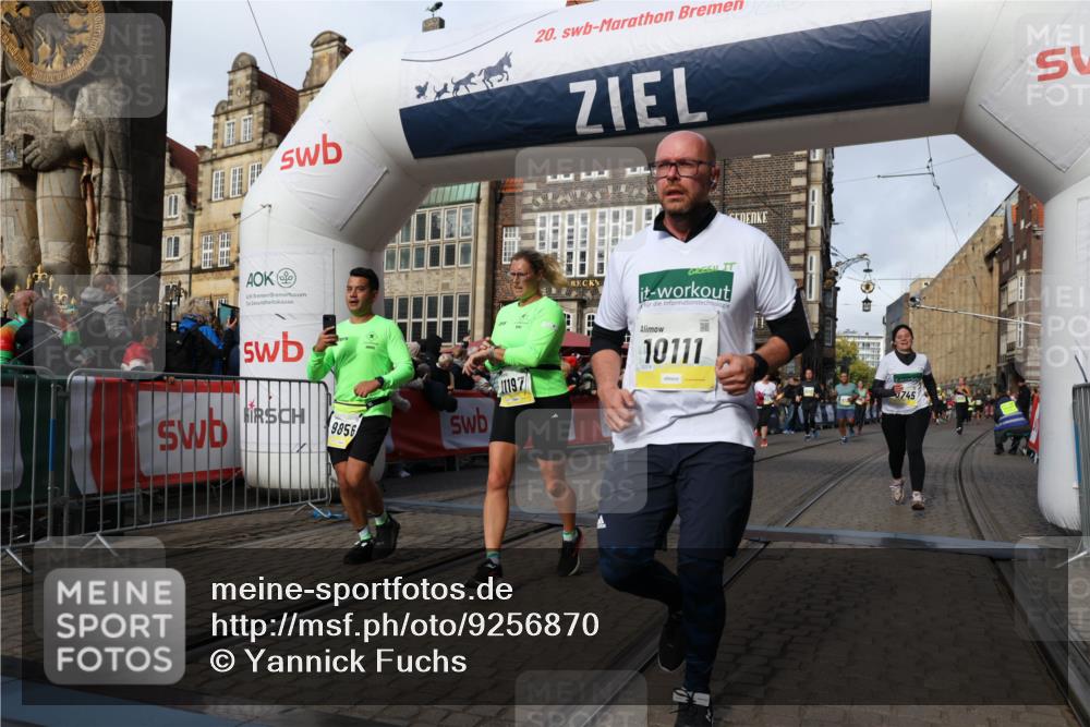 05.10.2025 - 20. swb-Marathon Bremen Yannick Fuchs http://msf.ph/oto/9256870 05.10.2025 10:55:39 Ziel 9492, 9722, 9856, 9902, 10111, 10256, 10262, 10745, 10757, 11025, 11197 meine-sportfotos.de