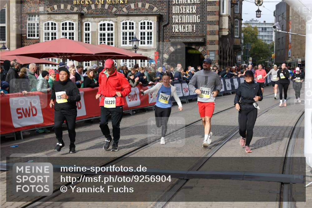 05.10.2025 - 20. swb-Marathon Bremen Yannick Fuchs http://msf.ph/oto/9256904 05.10.2025 11:16:14 Ziel 7109, 9640, 10220, 10635, 10831, 10846, 11331 meine-sportfotos.de