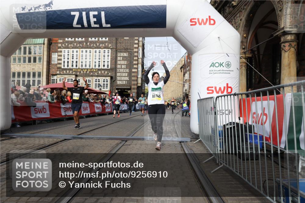 05.10.2025 - 20. swb-Marathon Bremen Yannick Fuchs http://msf.ph/oto/9256910 05.10.2025 10:55:40 Ziel 9492, 9720, 9722, 9856, 9902, 10107, 10111, 10195, 10262, 10745, 10757, 11025, 11197 meine-sportfotos.de