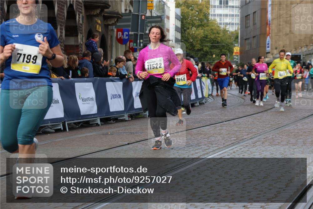 05.10.2025 - 20. swb-Marathon Bremen Strokosch-Dieckow http://msf.ph/oto/9257027 05.10.2025 11:03:33 Ziel 7199, 9486, 9498, 9850, 9940, 10213, 10478, 10711, 10713, 11522 meine-sportfotos.de