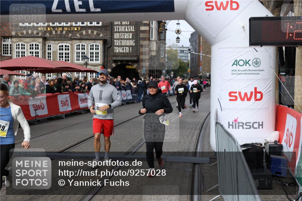 05.10.2025 - 20. swb-Marathon Bremen Yannick Fuchs http://msf.ph/oto/9257028 05.10.2025 11:16:16 Ziel 7109, 9640, 9679, 10220, 10564, 10635, 10831, 10846, 11331 meine-sportfotos.de
