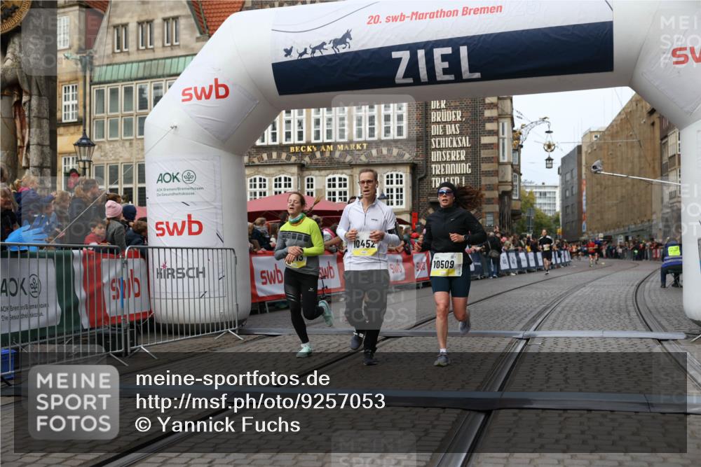 05.10.2025 - 20. swb-Marathon Bremen Yannick Fuchs http://msf.ph/oto/9257053 05.10.2025 10:47:06 Ziel 9413, 10452, 10509, 10661, 10750, 10789, 11189 meine-sportfotos.de