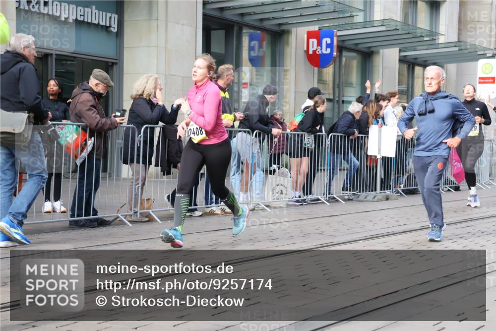 05.10.2025 - 20. swb-Marathon Bremen Strokosch-Dieckow http://msf.ph/oto/9257174 05.10.2025 10:58:15 Ziel 7163, 8585, 9346, 9359, 9370, 9430, 9433, 9472, 9529, 9540, 9608, 9622, 9714, 9766, 9820, 9913, 10049, 10055, 10084, 10261, 10285, 10408, 10513, 10527, 10561, 10586, 10591, 10679, 10871, 10936, 10988, 11078, 11181, 11291, 11591, 11651, 11700, 7163, 8585, 9346, 9359, 9370, 9430, 9433, 9472, 9529, 9540, 9608, 9622, 9714, 9766, 9820, 9913, 10049, 10055, 10084, 10261, 10285, 10408, 10513, 10527, 10561, 10586, 10591, 10679, 11651 meine-sportfotos.de