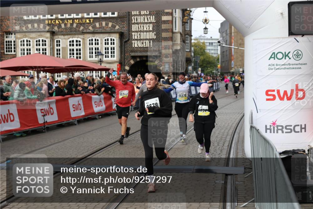 05.10.2025 - 20. swb-Marathon Bremen Yannick Fuchs http://msf.ph/oto/9257297 05.10.2025 11:16:20 Ziel 7109, 9640, 9679, 10220, 10339, 10340, 10564, 10635, 11247, 11331, 11378 meine-sportfotos.de