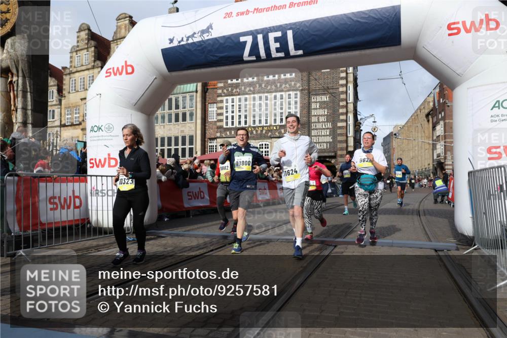 05.10.2025 - 20. swb-Marathon Bremen Yannick Fuchs http://msf.ph/oto/9257581 05.10.2025 10:55:53 Ziel 9195, 9197, 9521, 9621, 9882, 10088, 10253, 10287, 10323, 10385, 10475, 10653, 10800, 10909, 11081, 11249, 11586, 11624 meine-sportfotos.de