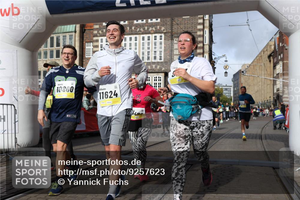 05.10.2025 - 20. swb-Marathon Bremen Yannick Fuchs http://msf.ph/oto/9257623 05.10.2025 10:55:53 Ziel 9195, 9197, 9521, 9621, 9882, 10088, 10253, 10287, 10323, 10385, 10475, 10653, 10800, 10909, 11081, 11249, 11586, 11624 meine-sportfotos.de