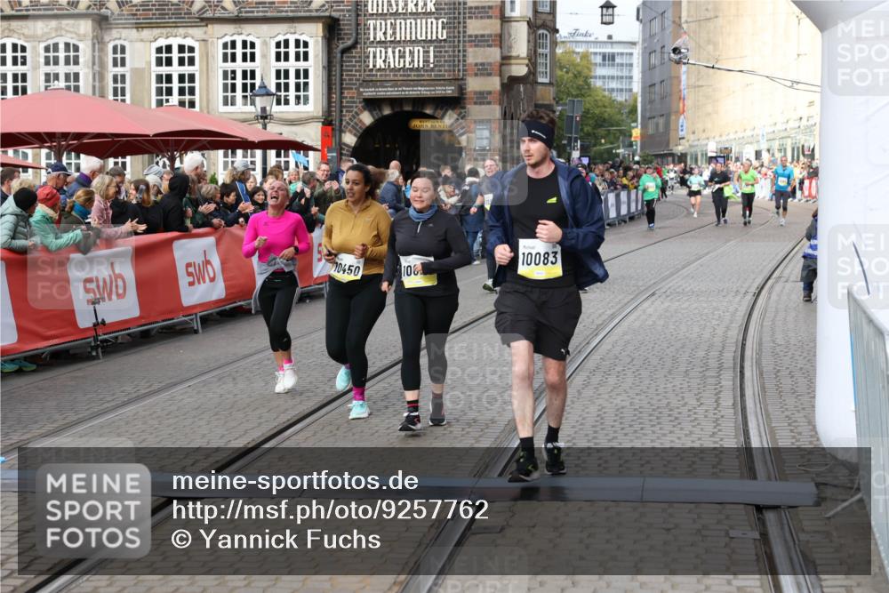 05.10.2025 - 20. swb-Marathon Bremen Yannick Fuchs http://msf.ph/oto/9257762 05.10.2025 11:16:30 Ziel 7110, 10023, 10083, 10379, 10450, 11029, 11247 meine-sportfotos.de