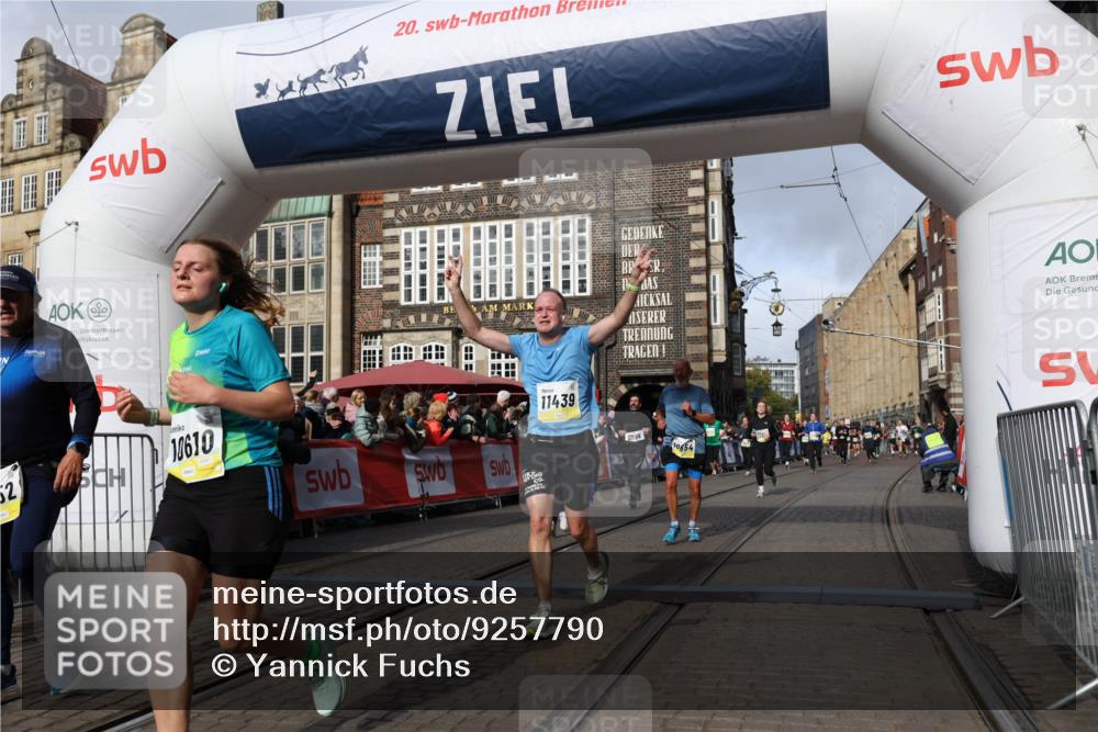 05.10.2025 - 20. swb-Marathon Bremen Yannick Fuchs http://msf.ph/oto/9257790 05.10.2025 10:56:01 Ziel 7147, 9521, 9871, 10253, 10385, 10610, 10653, 10654, 10921, 11052, 11249, 11439 meine-sportfotos.de
