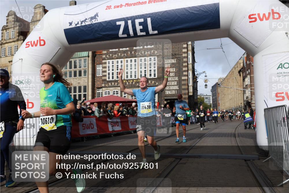 05.10.2025 - 20. swb-Marathon Bremen Yannick Fuchs http://msf.ph/oto/9257801 05.10.2025 10:56:01 Ziel 7147, 9521, 9871, 10253, 10385, 10610, 10653, 10654, 10921, 11052, 11249, 11439 meine-sportfotos.de
